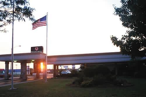 Executive Inn Hotel And Conference Center Lawton Bagian luar foto